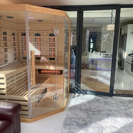 Modern 2Bed Pad W/ Hot Tub Villa Barking  Buitenkant foto